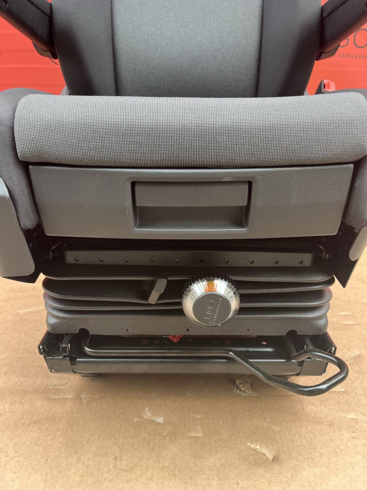 https://foteledobusow.sklep.pl/eng_pl_VW-Crafter-II-MAN-TGE-2016-2023-UK-driver-seat-EU-passenger-seat-captain-armrest-suspension-1573_6.jpg