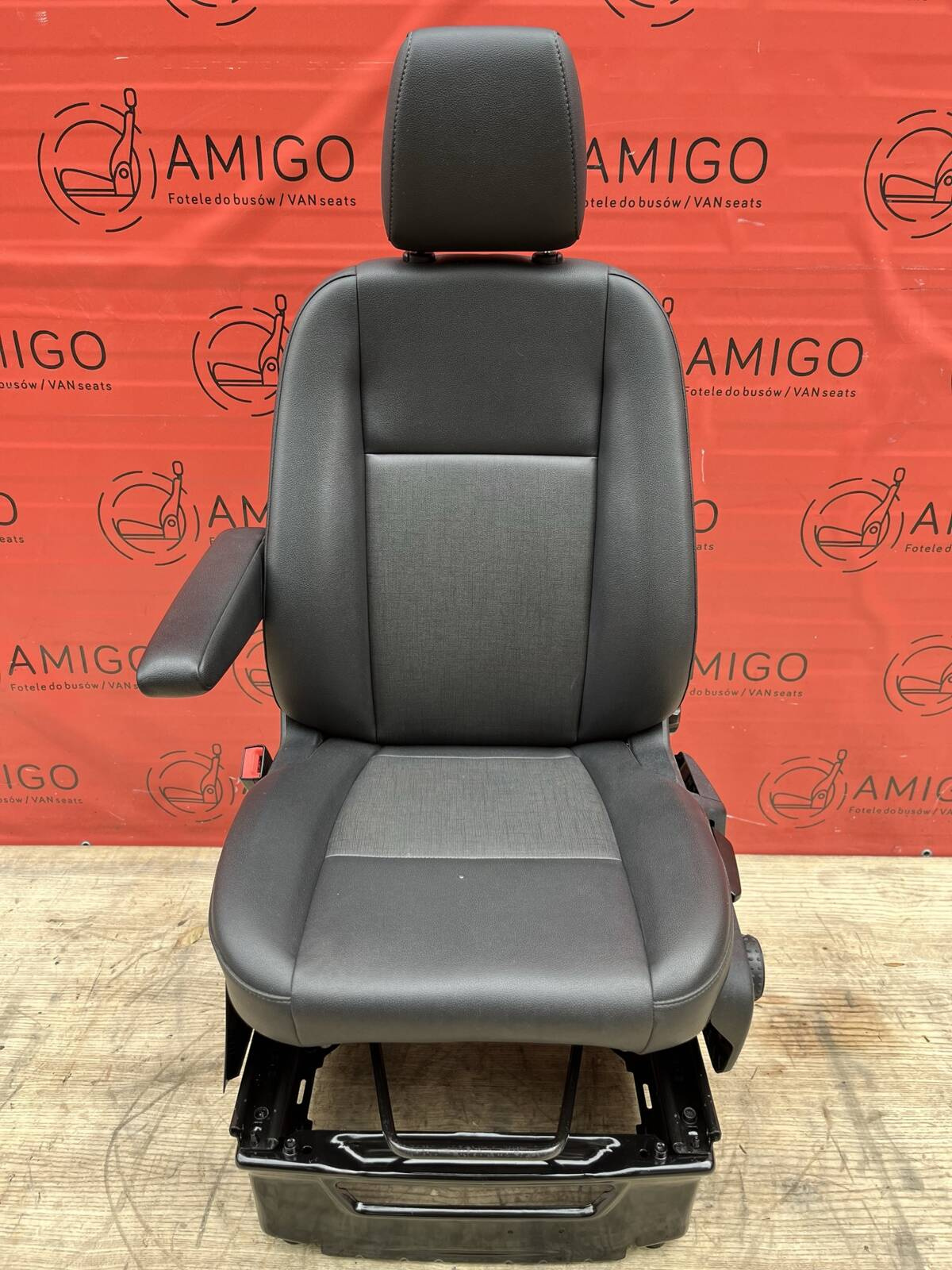 Fotel kierowcy Transit Custom skaj czarny