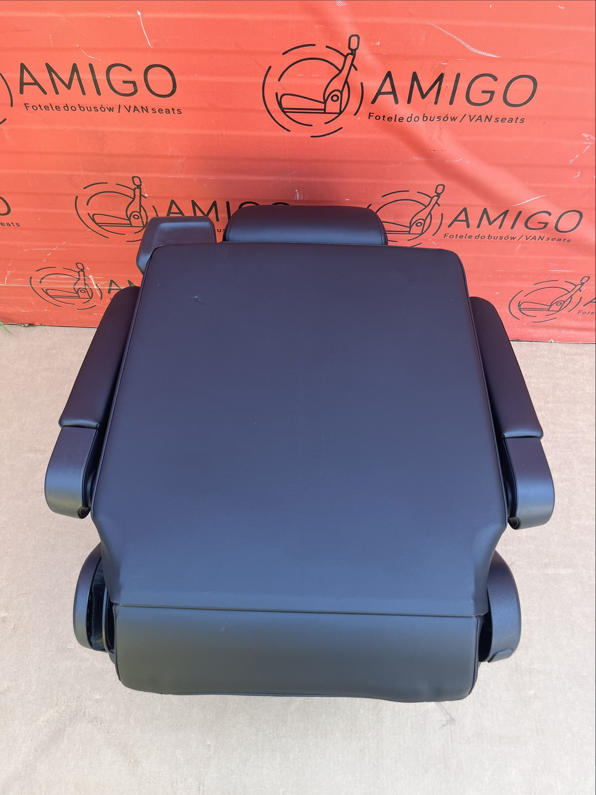 Seat VW T6 Multivan Caravelle black leather titan swivel rear t5