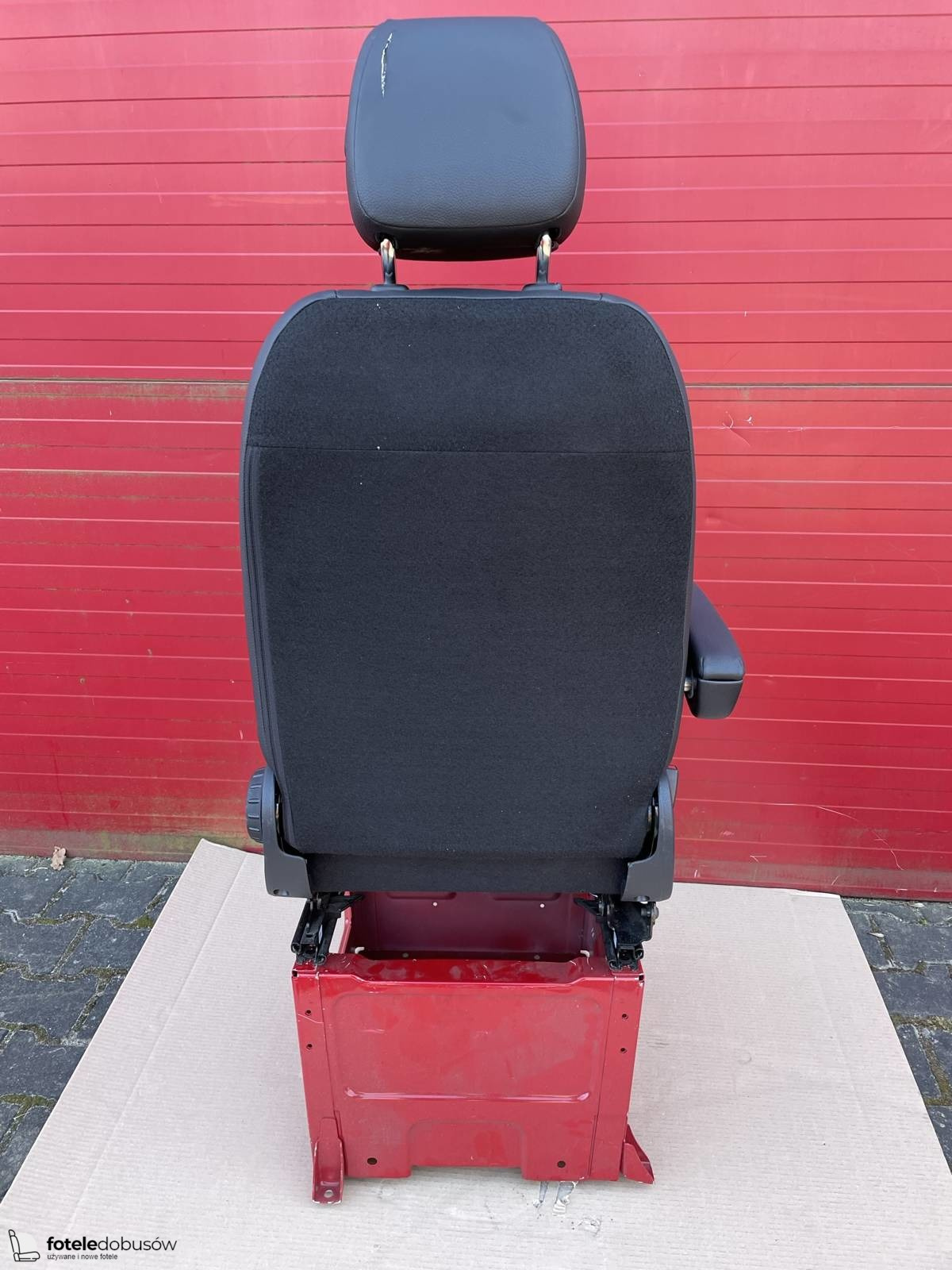 Fotel przód kierowcy z podłokietnikiem MB Sprinter W907 Artico