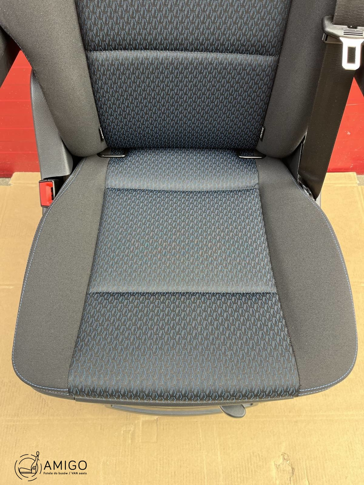 Seat VW T6 Multivan Caravelle Freestyle KUTAMO Blue swivel rear t5