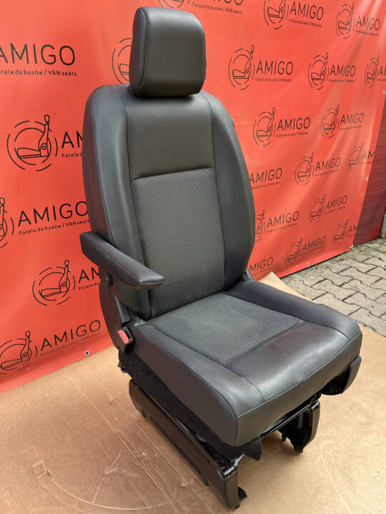 Fotel kierowcy Vivaro Proace Traveller Expert Dispatch Scudo Podgrzewany poduszka powietrzna