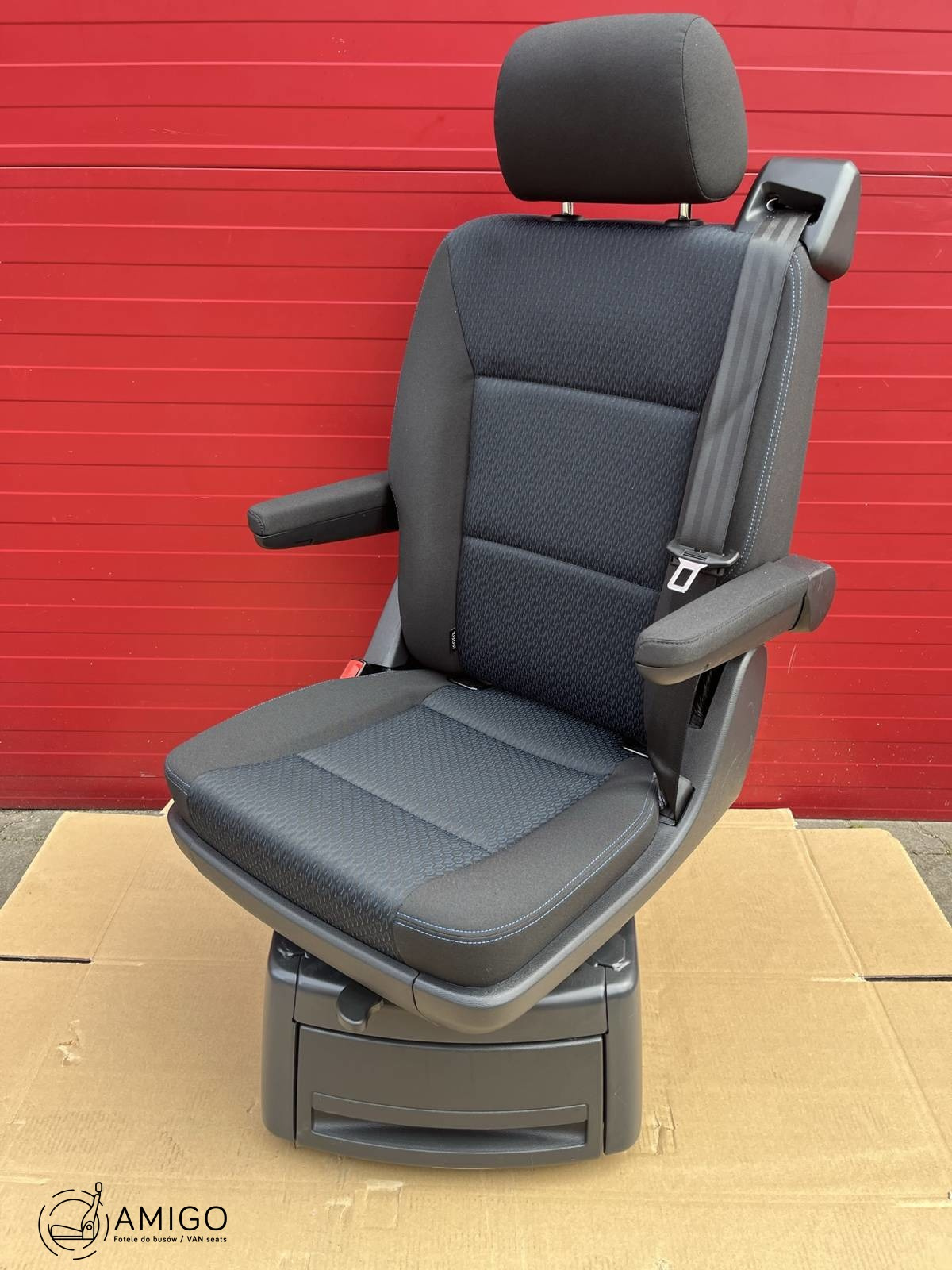 Seat VW T6 Multivan Caravelle Freestyle KUTAMO Blue swivel rear t5