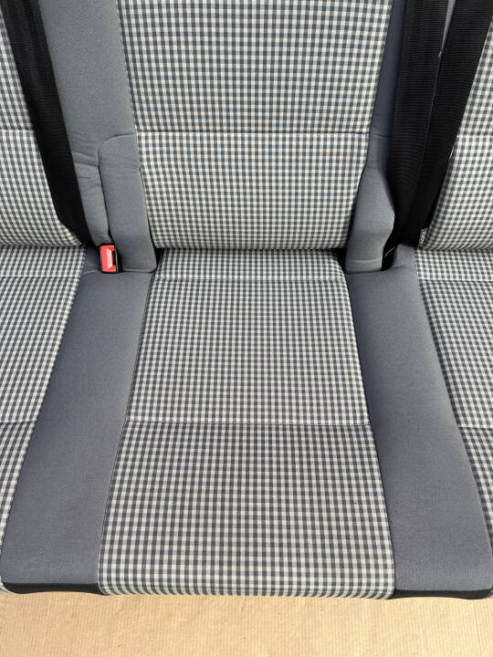 Sitzbank Dreifachsitz hinten VW T6 70 Jahre Bulli Visitamo Multivan Caravelle T5
