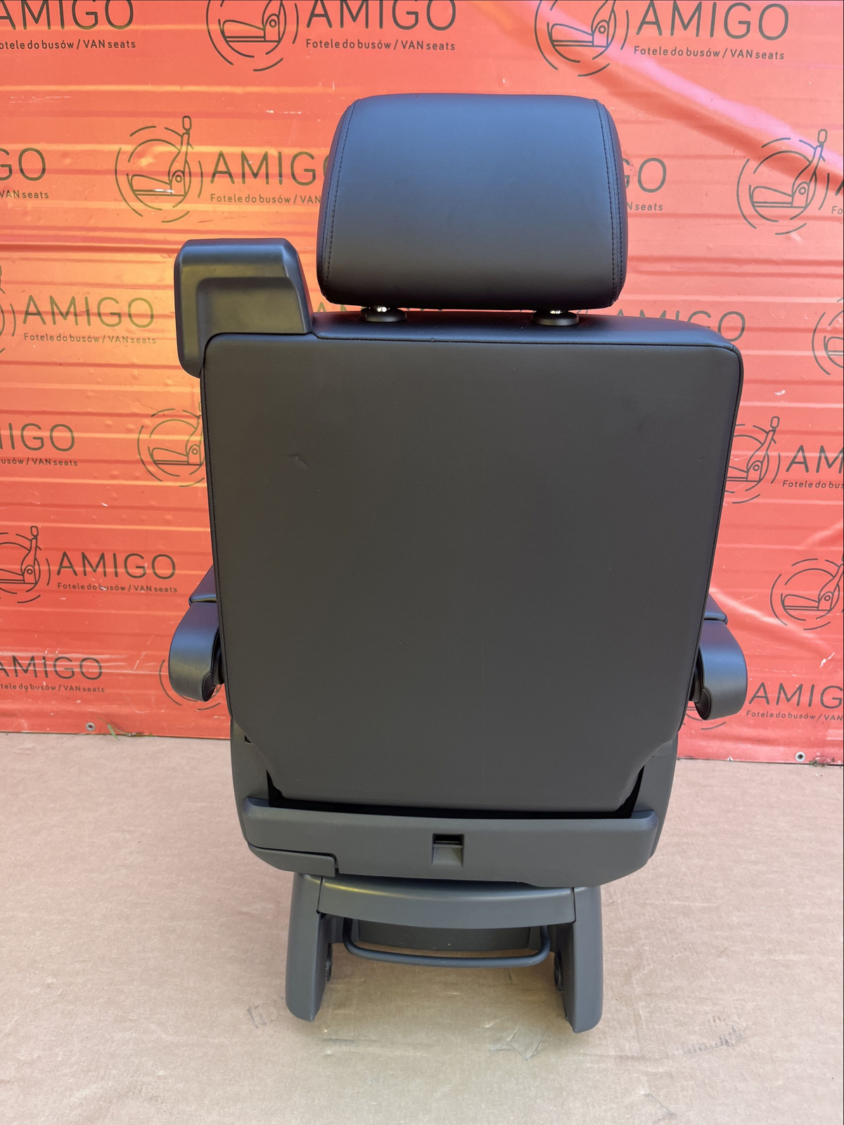 Seat VW T6 Multivan Caravelle black leather titan swivel rear t5