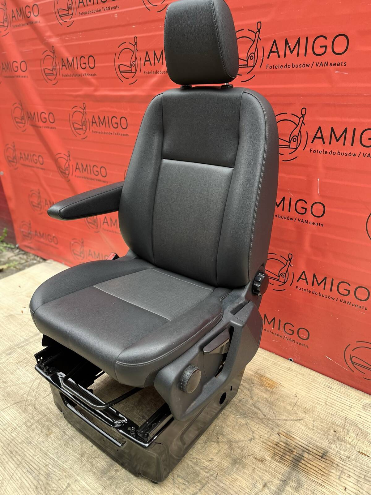 Fotel kierowcy Transit Custom skaj czarny
