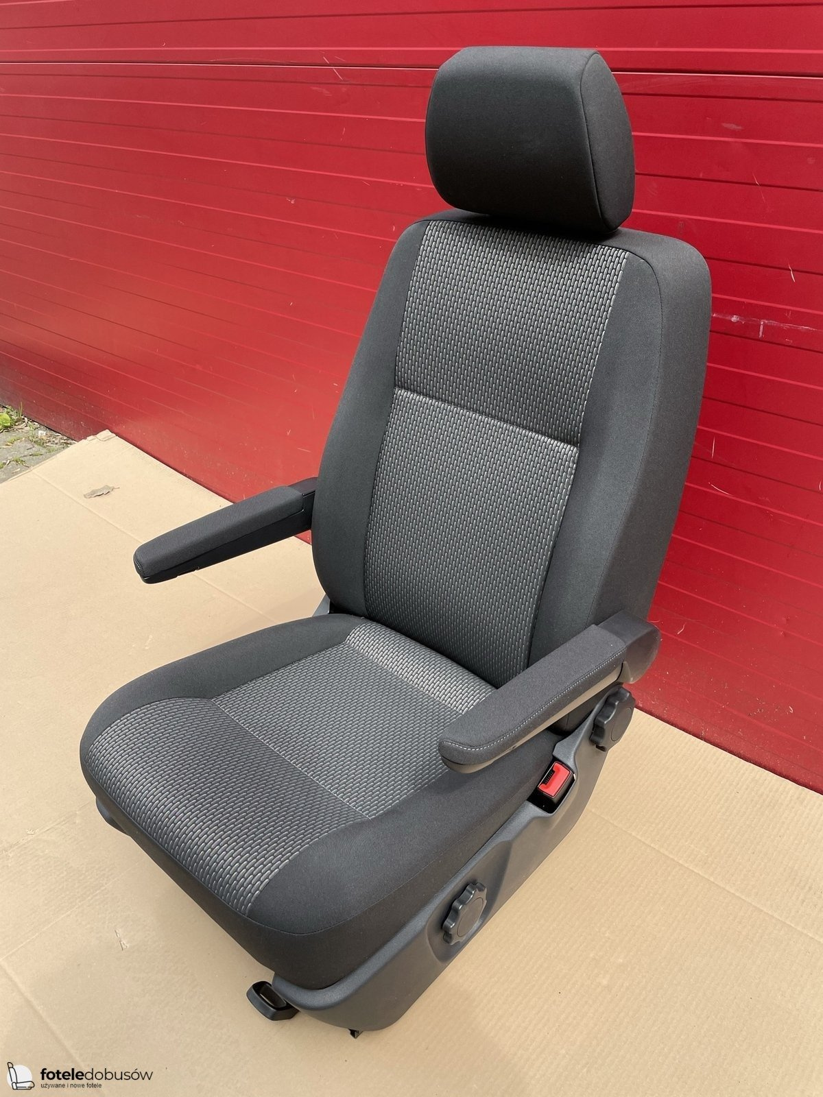 Fotel przód pasażera komfortowy z podłokietnikami BRICKS VW T5 T6.1