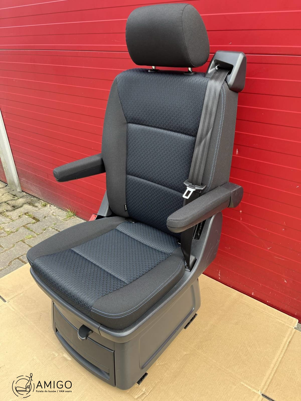 Seat VW T6 Multivan Caravelle Freestyle KUTAMO Blue swivel rear t5