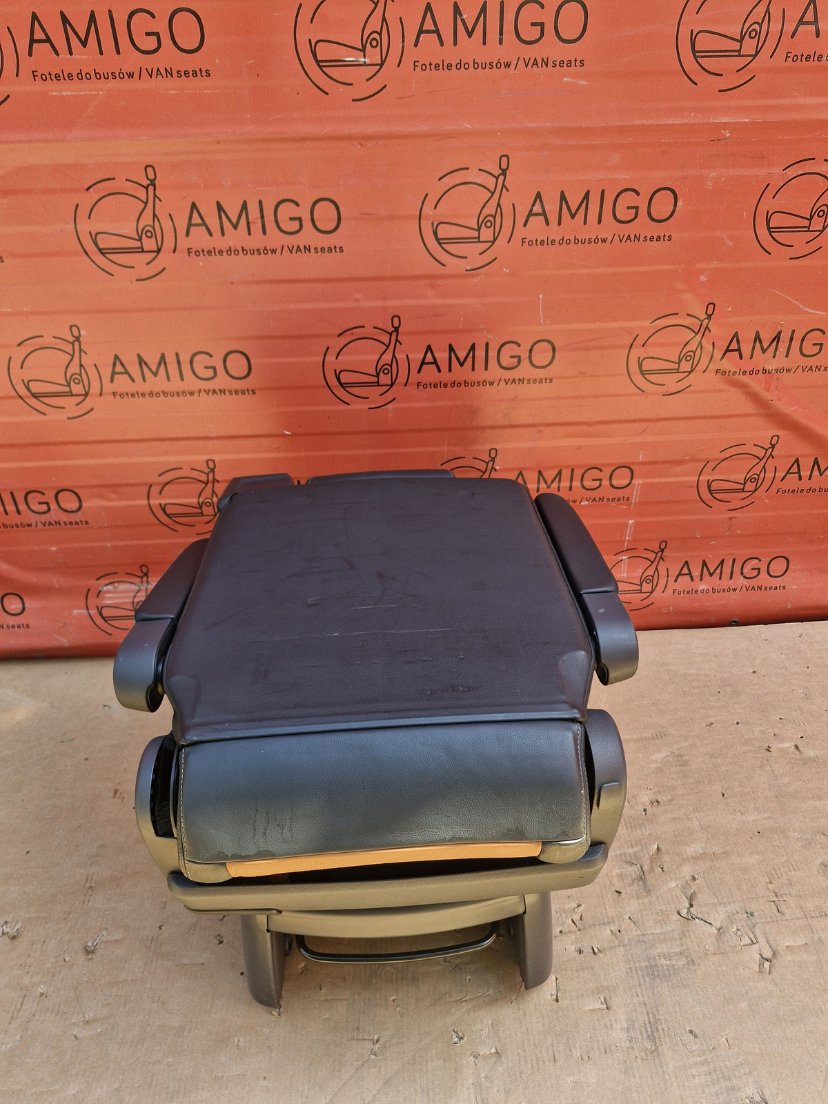 Seat single VW T5.1 T5 GP Multivan Caravelle PanAmericana rear t6 swivel