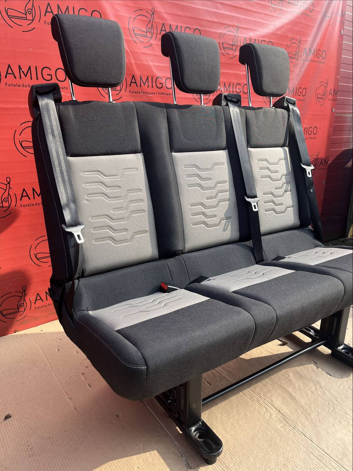 Fotel Ford Transit Custom ECKO kanapa potrójna tylna Shuttle 4 rząd
