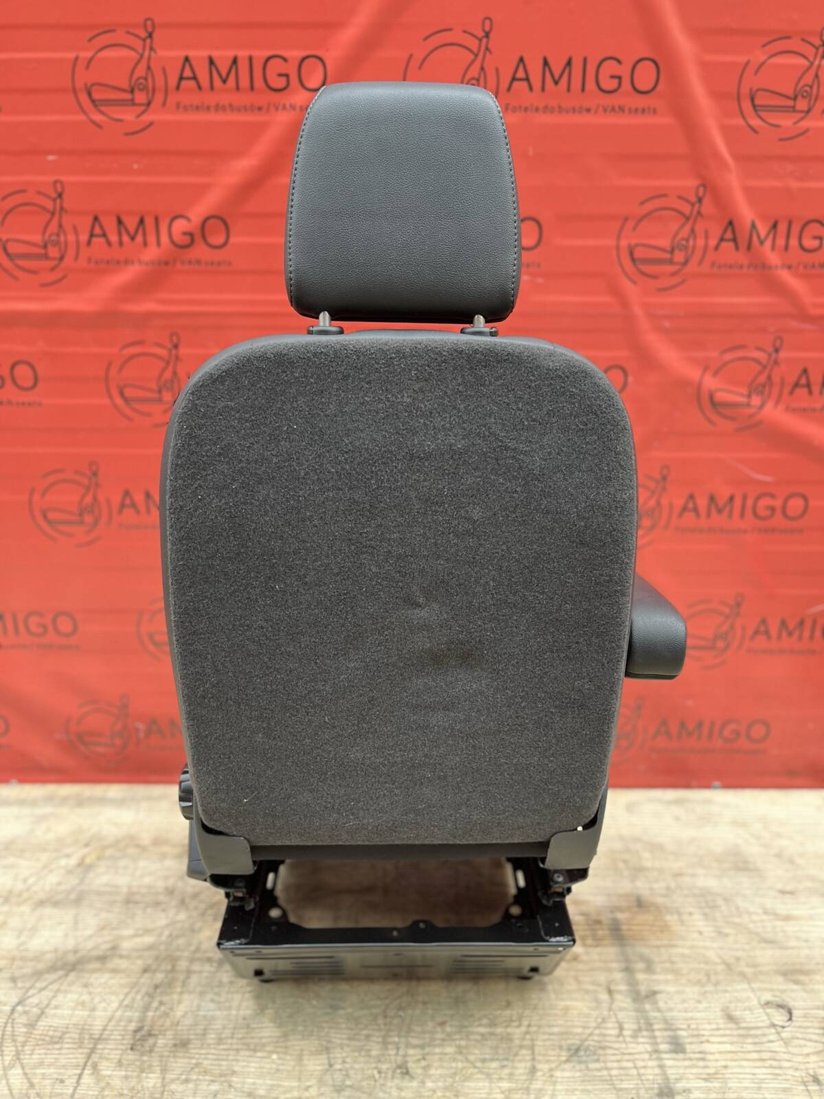 Fotel kierowcy Transit Custom skaj czarny